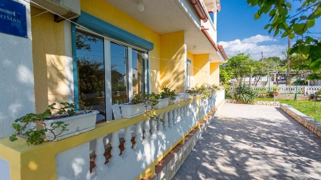 Apartmanok A Tenger Mellett Banjol, Rab - 24668 Banjol (1)