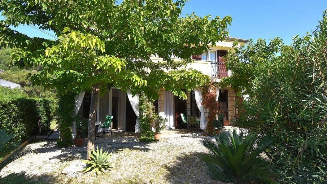 Apartmanok Parkolóhellyel Banjol, Rab - 24672 Banjol (1)