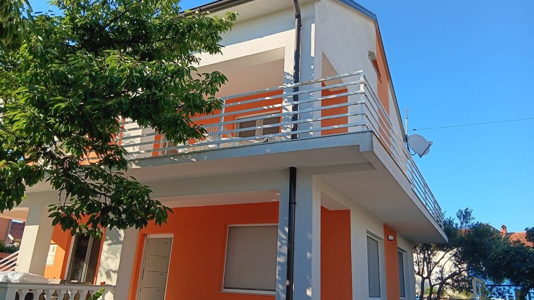 Apartmanok Parkolóhellyel Zadar - 24724 (1)