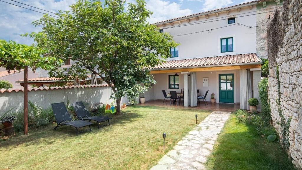 Nyaralóház Parkolóhellyel Valtura, Pula - 24732 Valtura (1)