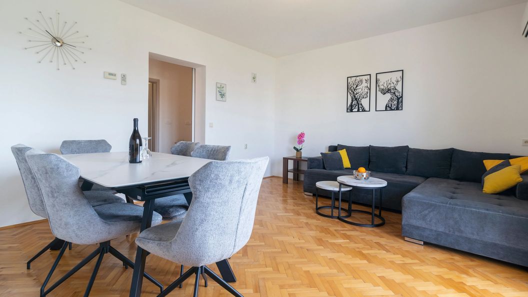 Apartmanok Parkolóhellyel Kastel Stari, Kastela - 24752 Kaštel Stari (1)