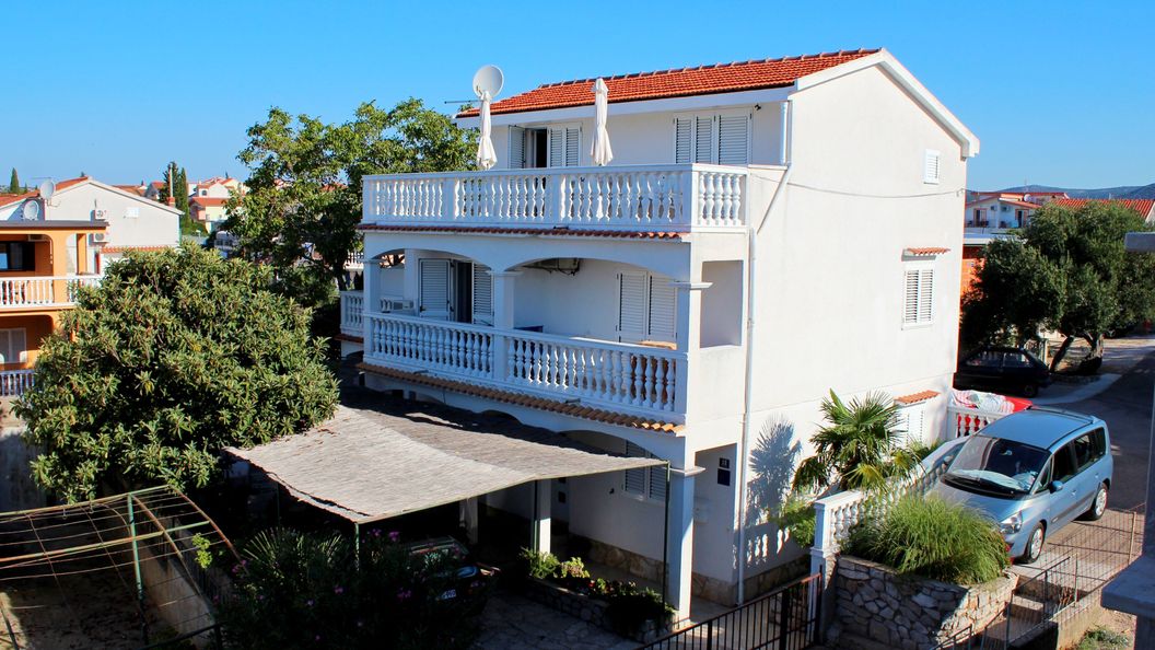 Apartmanok Parkolóhellyel Pirovac, Sibenik - 24766 Pirovac (1)