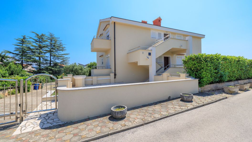 Apartmanok Parkolóhellyel Krk - 24809 (1)