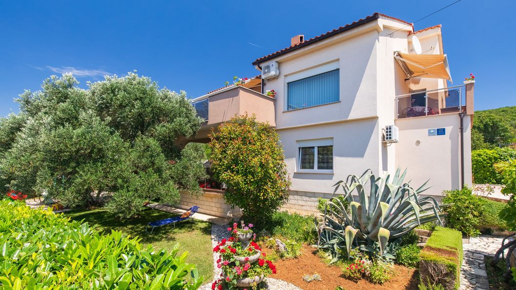 Apartmanok Parkolóhellyel Punat, Krk - 24859 Punat (1)