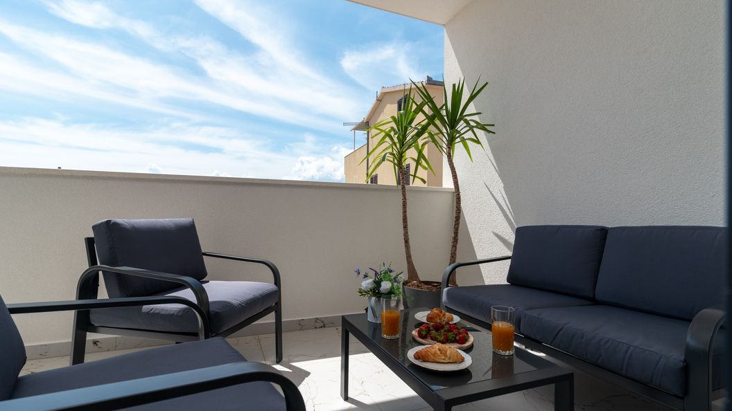 Apartmanok Parkolóhellyel Trogir - 24927 (1)