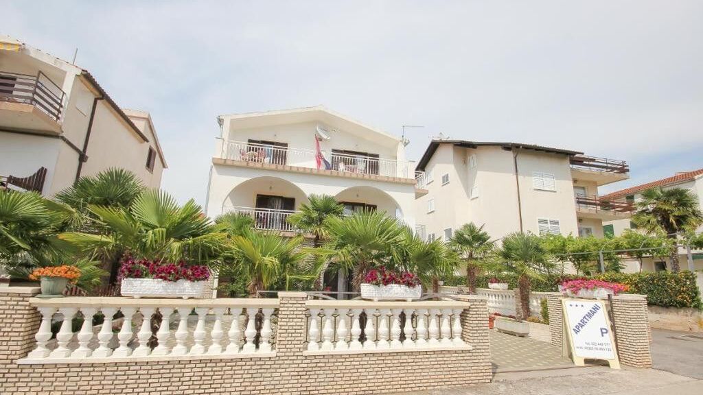 Apartmanok Parkolóhellyel Vodice - 24938 (1)