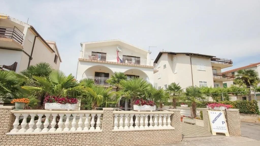 Apartmanok Parkolóhellyel Vodice - 24938 (1)