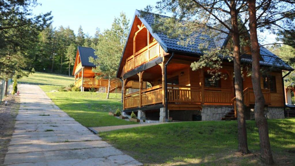 Domki Wypoczynkowe Czardasz Krasnobród (1)