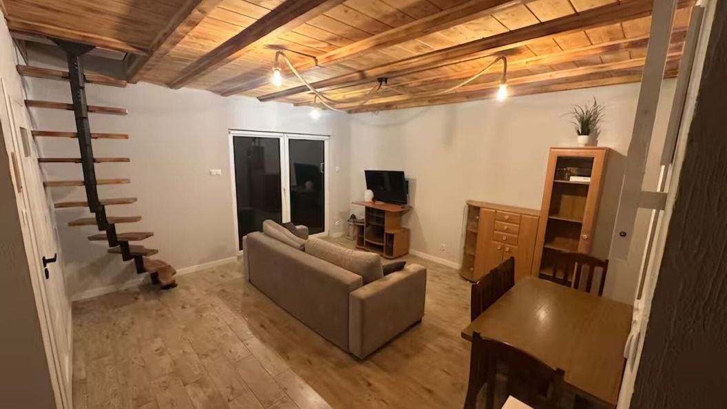 Apartament "a w koło cisza" LIGOTA (1)