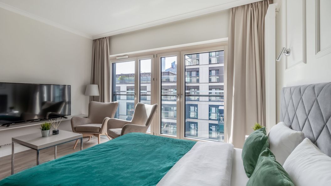 Golden Luxe Residence – Mennica Residence | Business & City Center 52 (1)