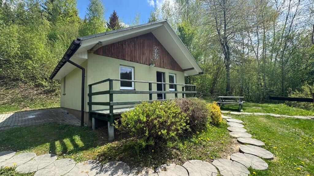 Domki przy lesie 300m od jeziora Zawóz (1)