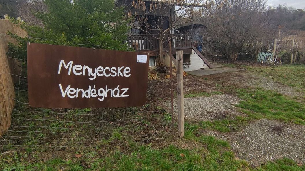 Menyecske Vendégház Keszü (1)