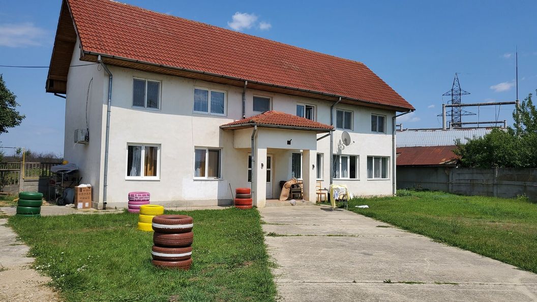 Casa Monica Târgu Cărbuneşti (1)