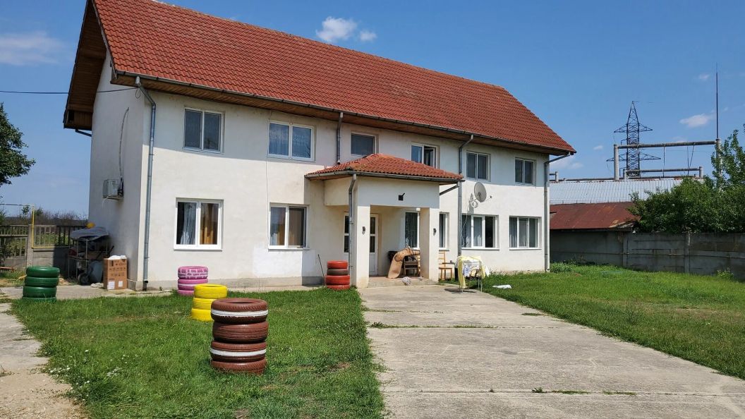 Casa Monica Târgu Cărbuneşti (1)