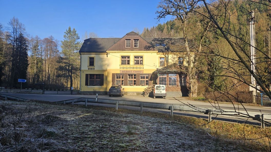 Hotel Růžové údolí (1)