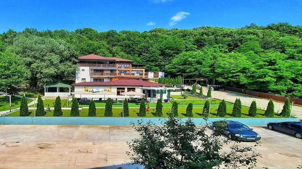 Pensiunea Cornu Complex MEM Câmpina (1)