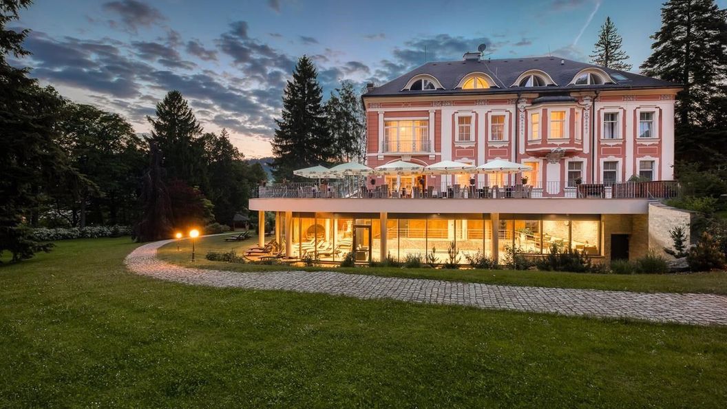 Wellness & Spa hotel Villa Regenhart (1)