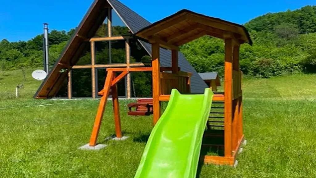 Crown Hills Resort A-Frame Chiuiești (1)