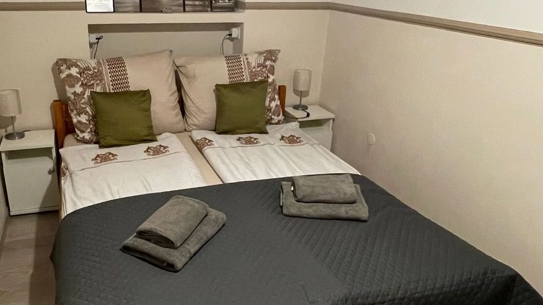 Moonlight Apartman Eger (1)