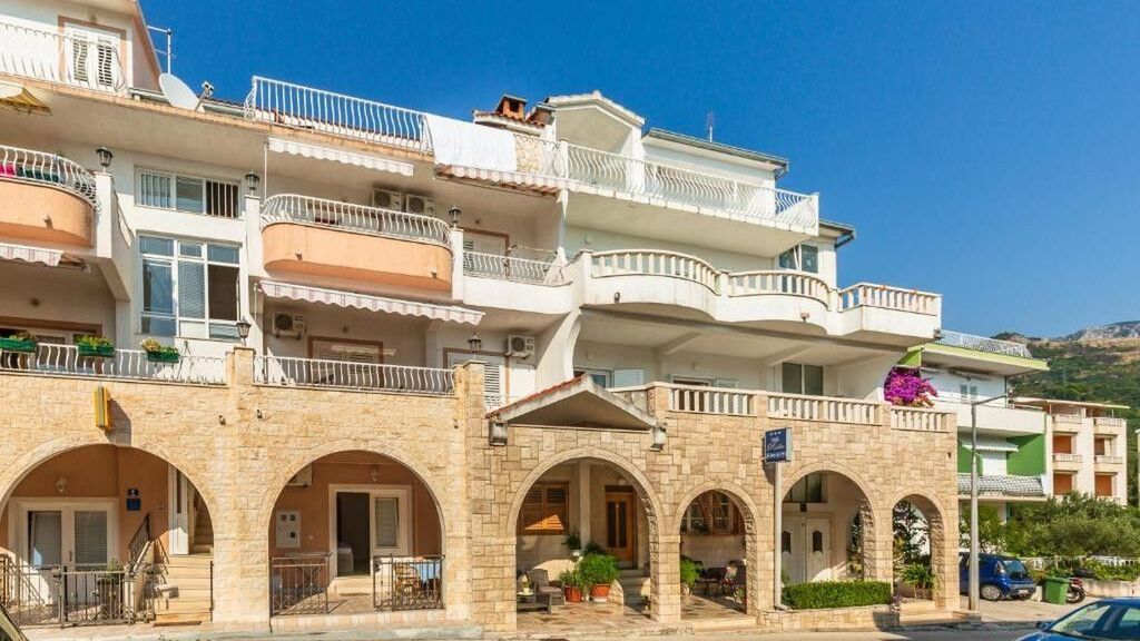 Apartmanok és Szobák A Tenger Mellett Tucepi, Makarska - 24679 Tučepi (1)