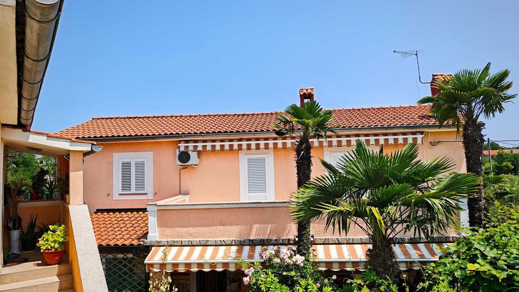 Ház Családok Részére Parkolóhellyel Gabonjin, Krk - 25035 Gabonjin (1)