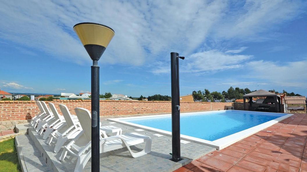 Apartman Nin - CDY342 (1)