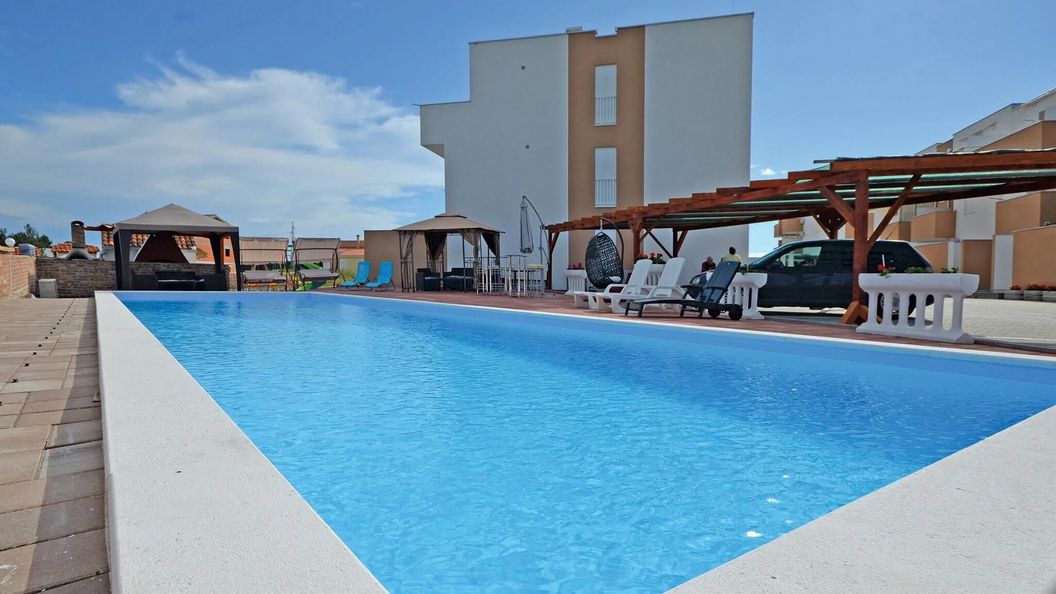 Apartman Nin - CDY345 (1)