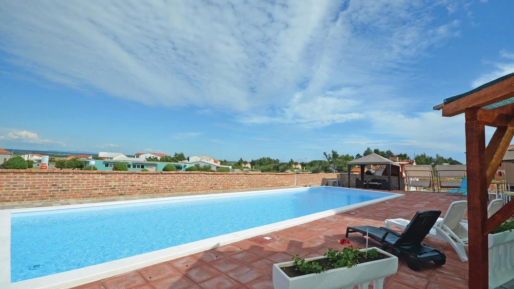 Apartman Nin - CDY370 (1)