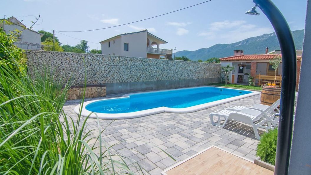 Apartmanok Családok Részére Medencével Kostanje, Omis - 25072 Kostanje (1)