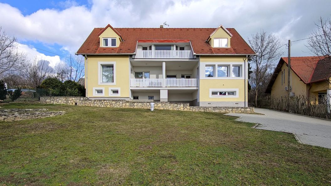 Sunset Apartmanház Balatonfüred (1)