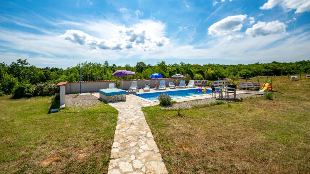Apartman Trget - CIO668 (1)