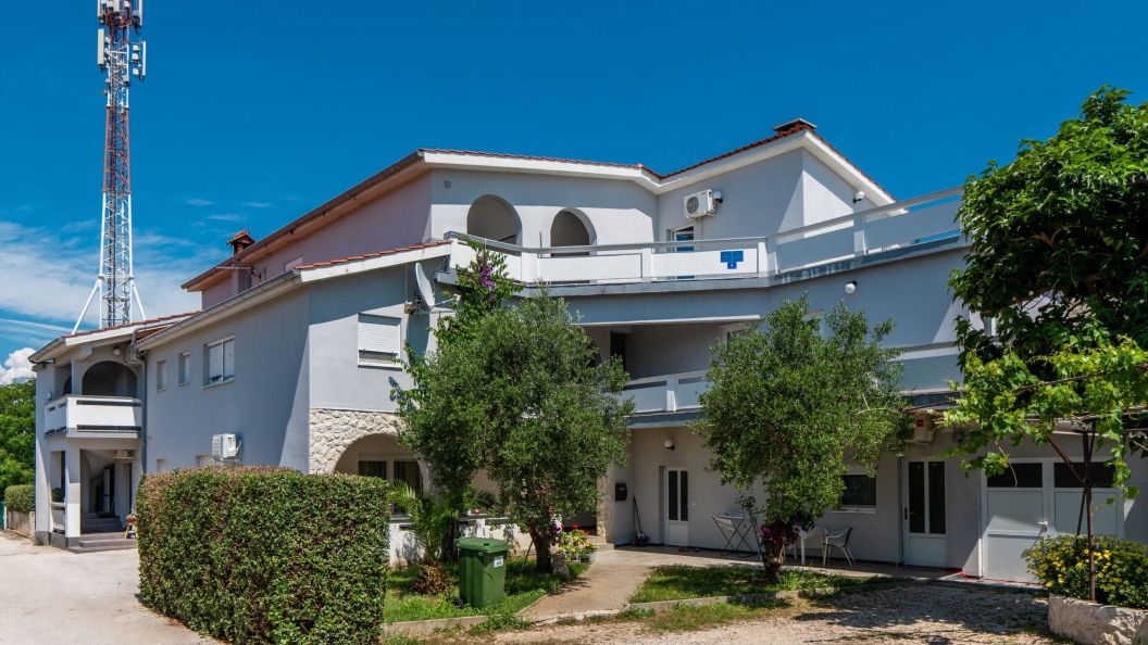 Apartments Ivancevic Vir II (1)