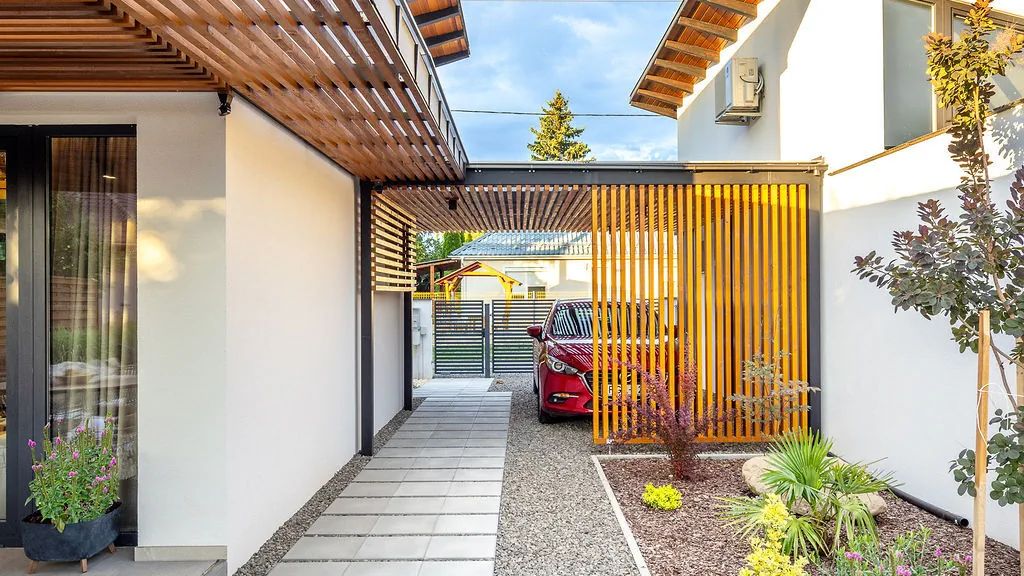 White Lotus Mini Loft House (1)