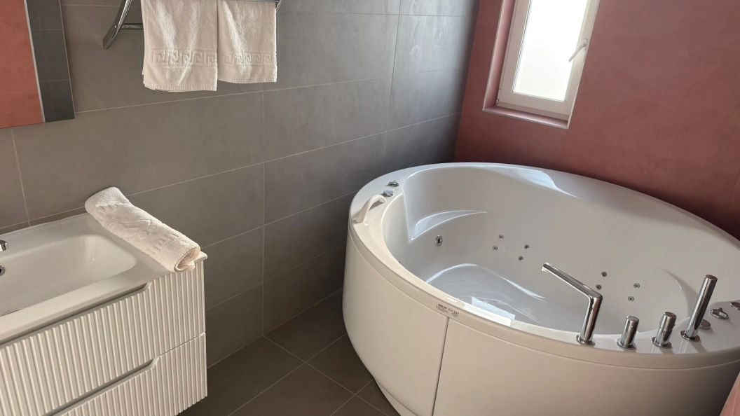 Apartament Jacuzzi Romantic Timișoara (1)
