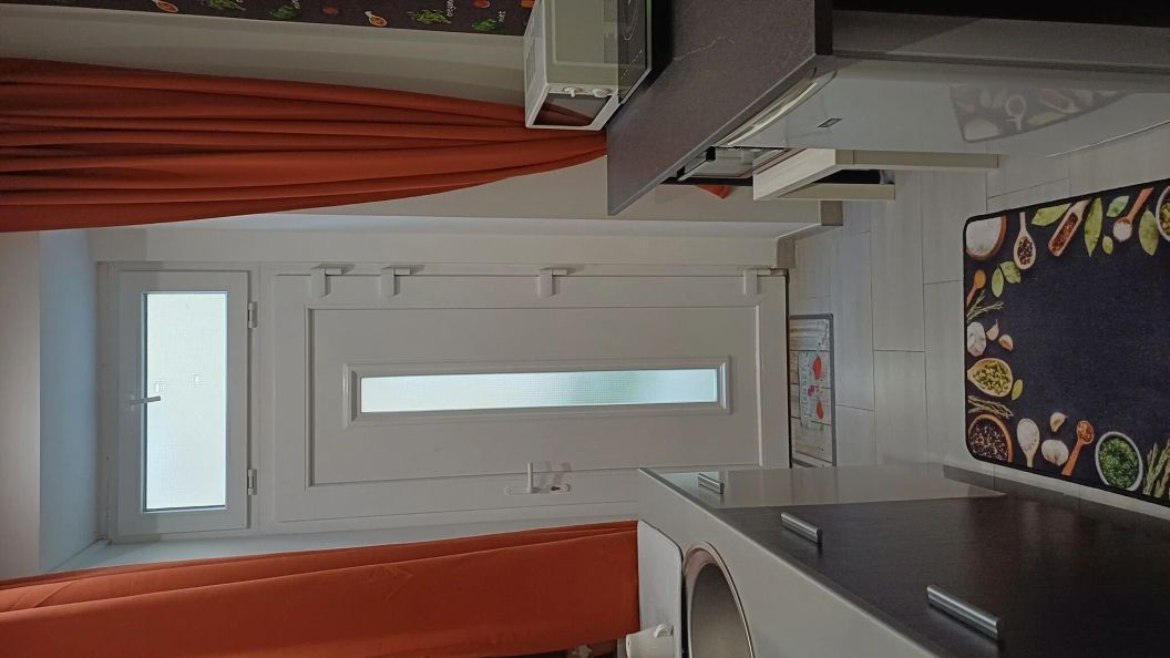 Apartment 42 Budapest (1)