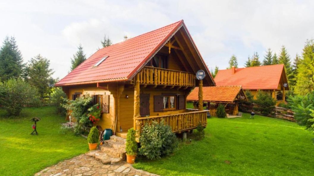 Chatka Ustrzyki Dolne (1)