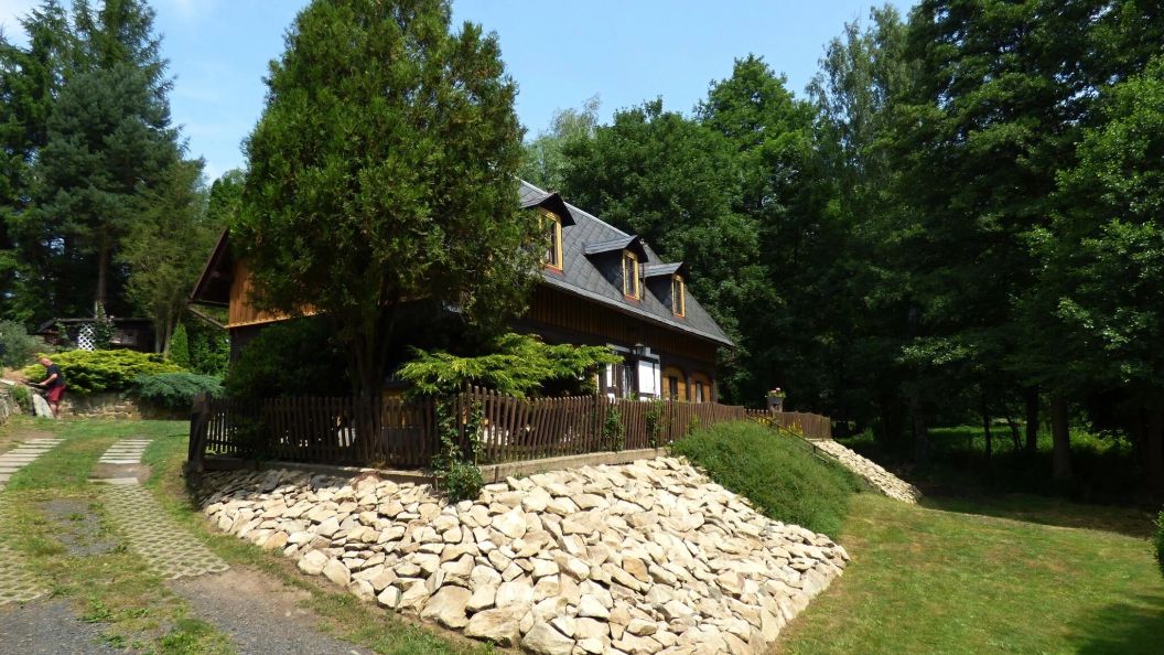 Chalupa nad potůčkem (1)