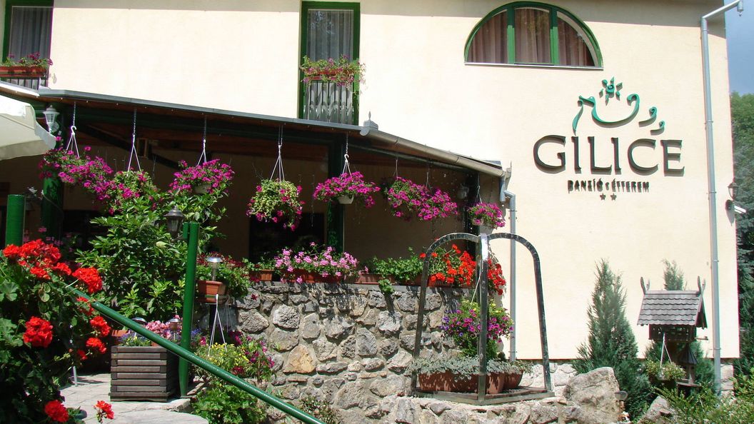 Gilice Panzió és Étterem Pécs (1)