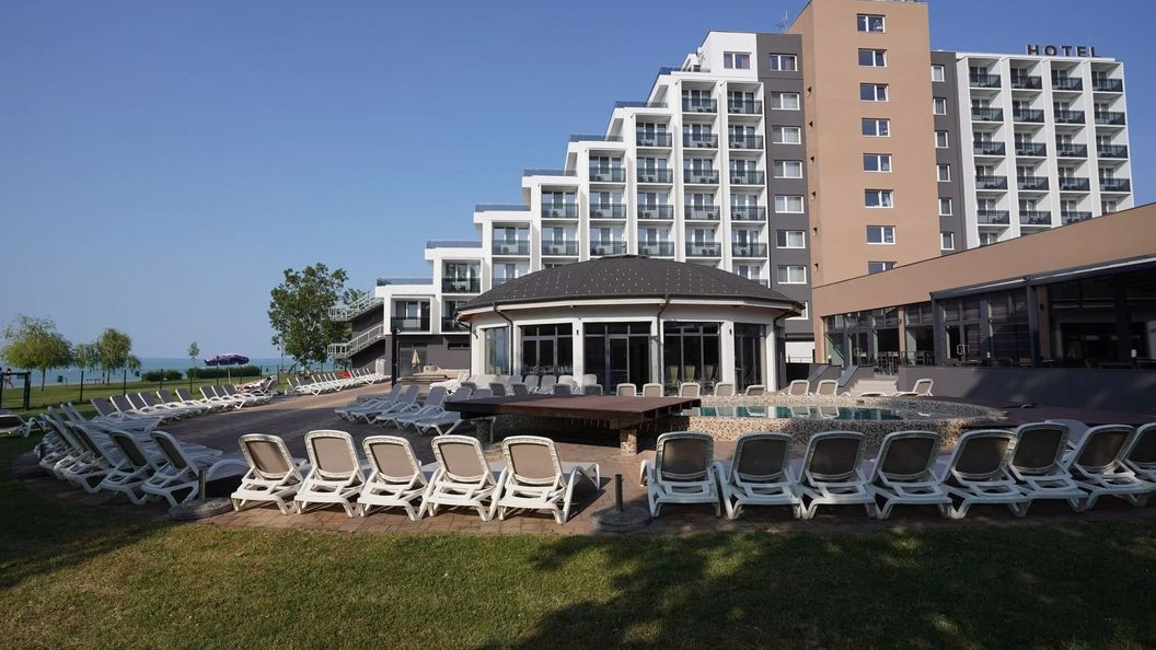 Prémium Hotel Panoráma Siófok (1)