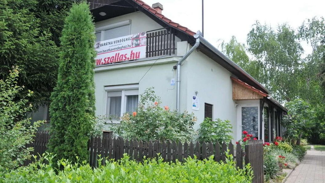 Barátka Vendégház Abádszalók (1)