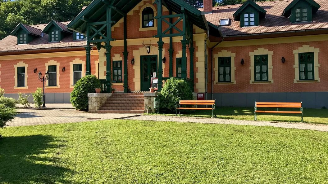 St. Hubertus Panzió és Étterem Parádsasvár (1)