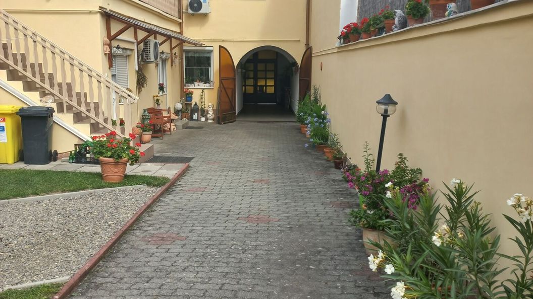 Amulett Apartmanház Eger (1)