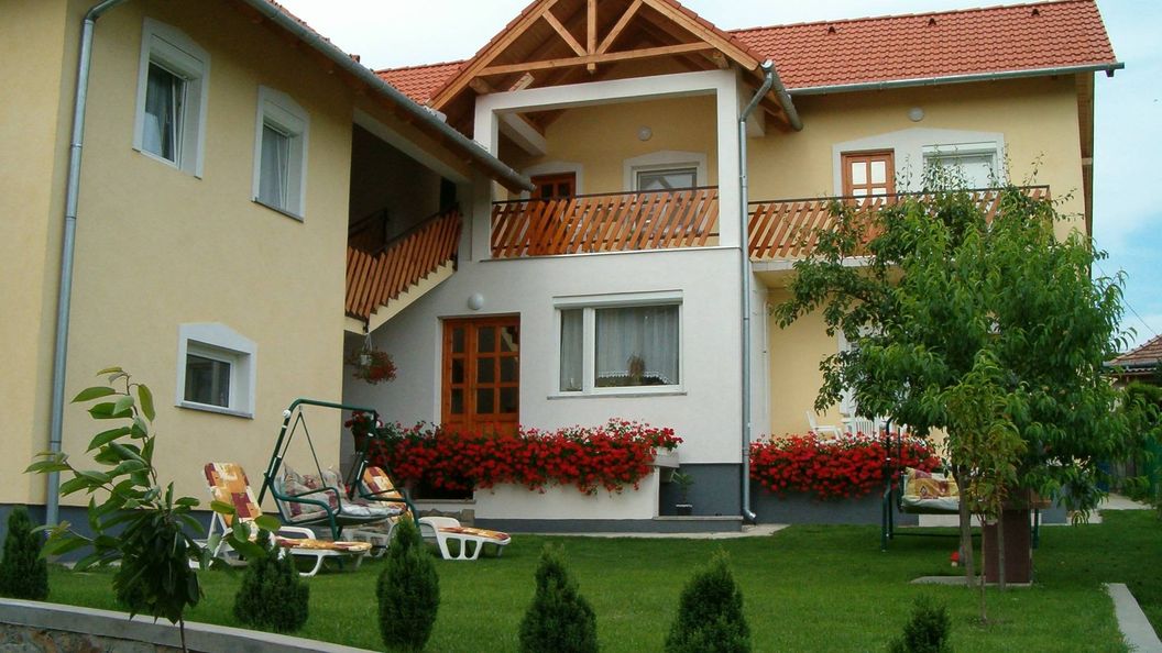 Madách Apartmanház Hévíz (1)
