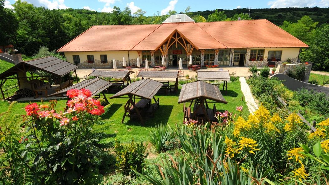 Somogy Kertje Üdülőfalu-és Étterem Bonnya (1)