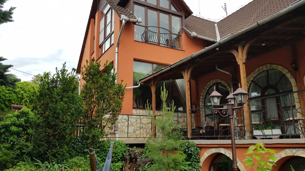 Legányi Wellness Apartmanházak Eger (1)