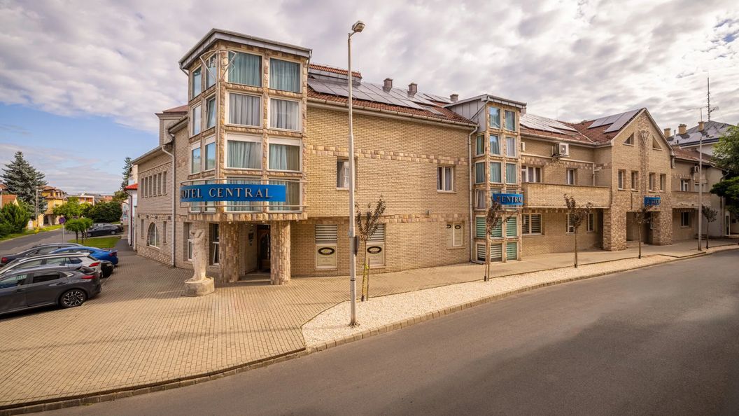 Centrál Hotel és Étterem Nyíregyháza (1)