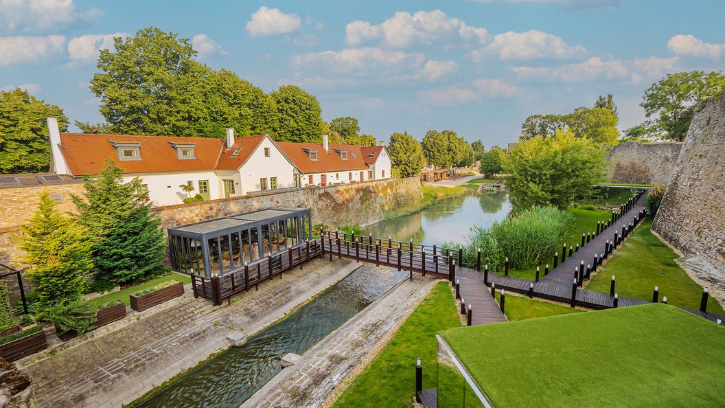 Platán Udvarház Tata (1)