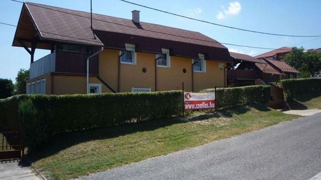 Karos Centrál Apartmanház Zalakaros (1)