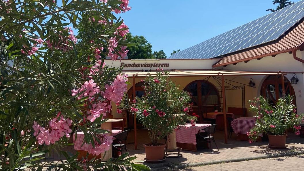 Régi Posta Hotel és Étterem Debrecen (1)