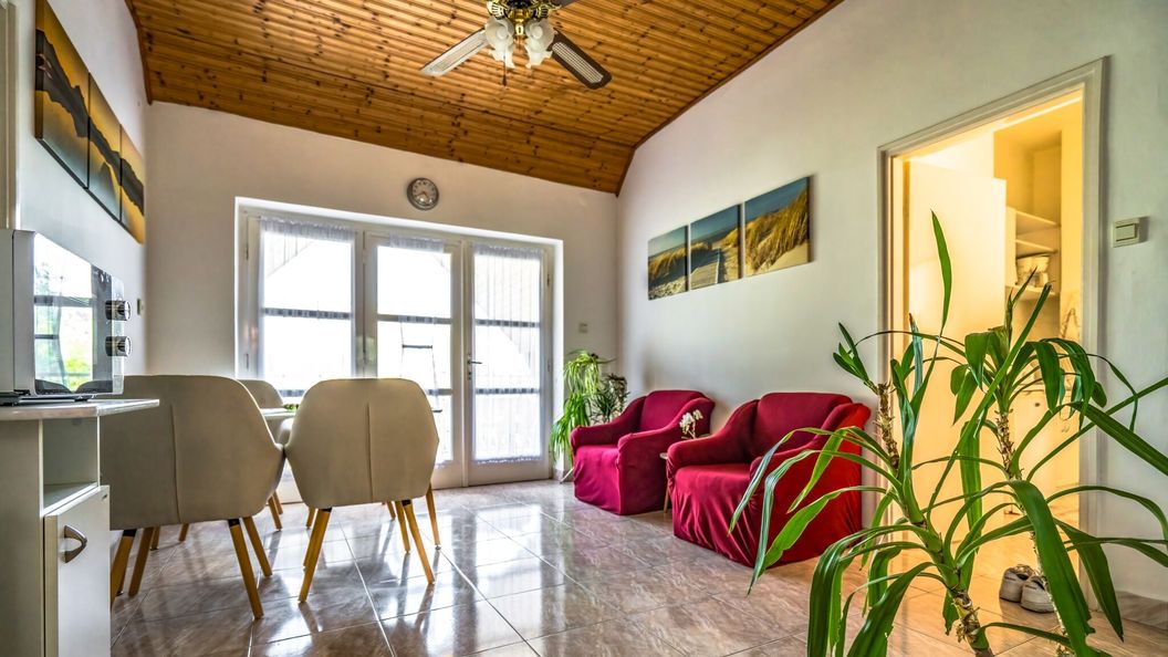 Pávics Apartmanház Balatonboglár (1)